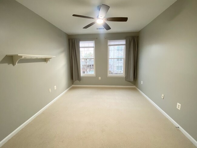 Building Photo - 2465 Army Navy Dr