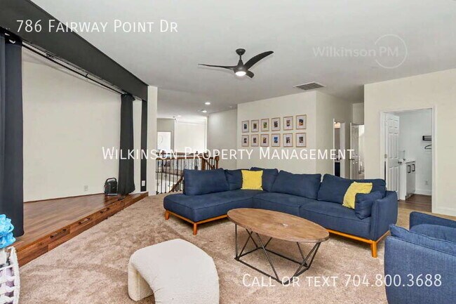 Building Photo - 786 Fairway Point Dr