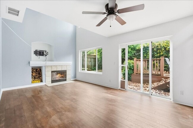 Building Photo - 3224 Via Verde Terrace