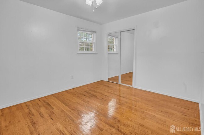 Building Photo - 14 College Dr