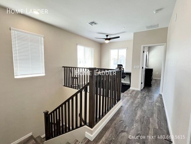 Building Photo - 779 E Doral Ave