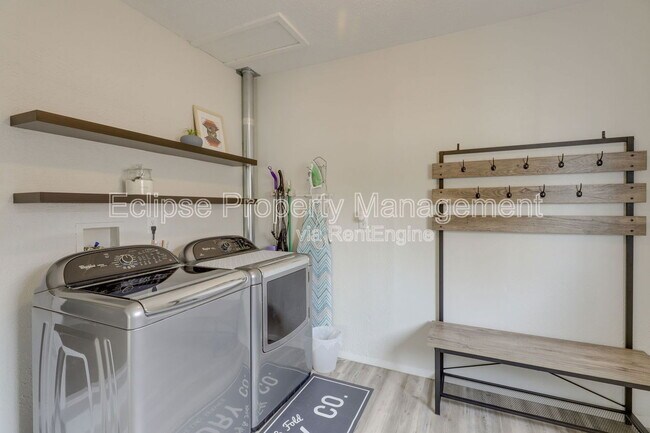 Building Photo - 1228 Bonito Ave
