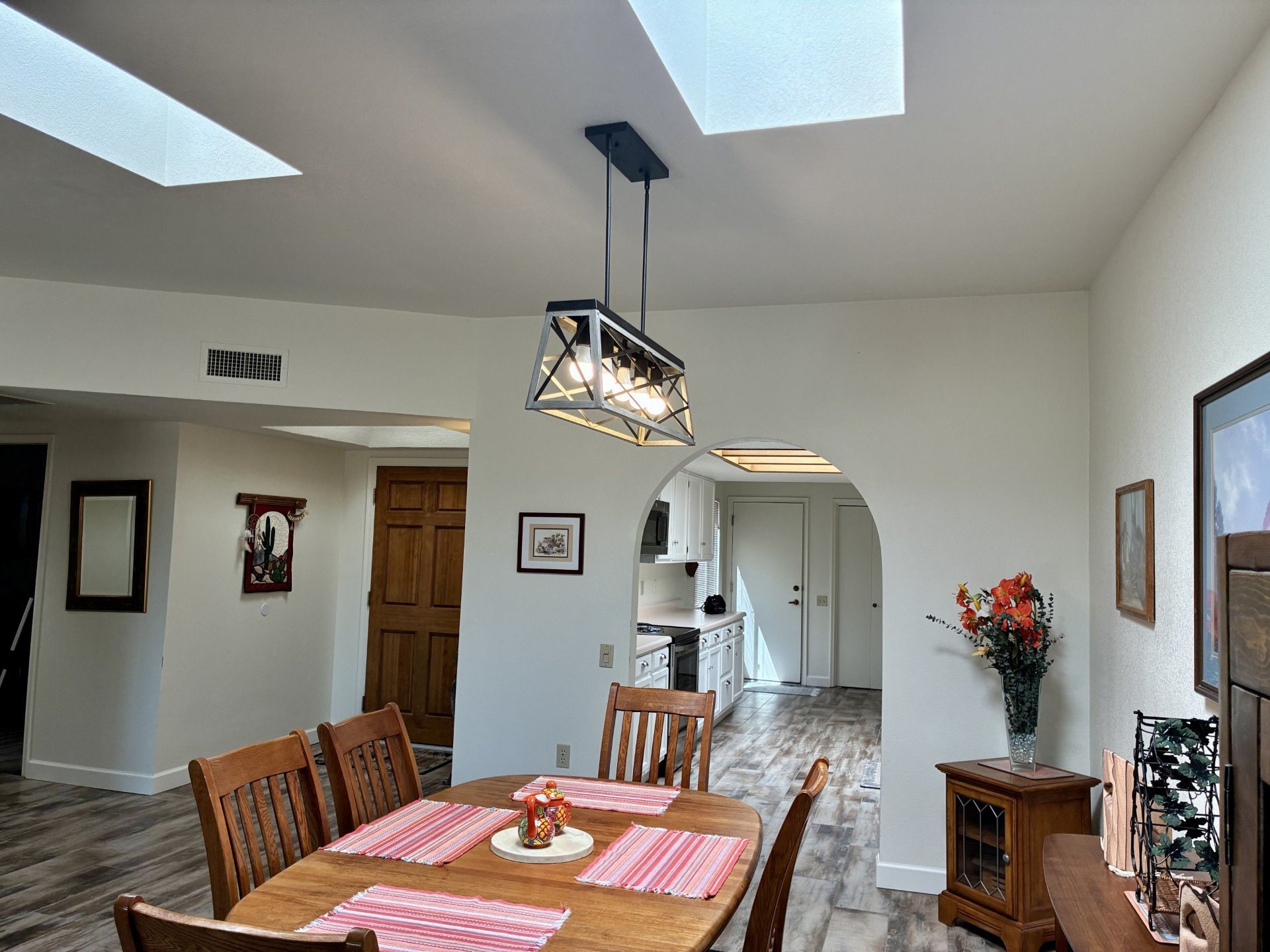 Building Photo - 1520 W Calle Del Ducado