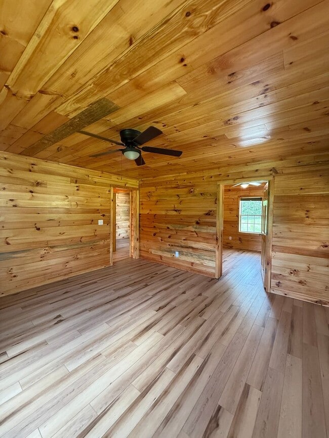 Building Photo - Updated 2 Bed 1 Bath Home in Mars Hill, NC!!
