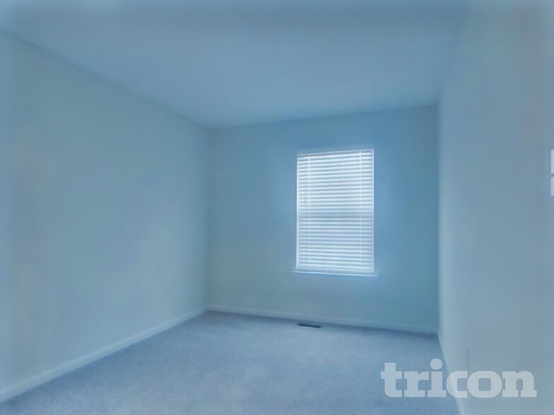 Building Photo - 10721 Esprit Pl