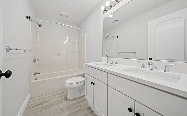 Building Photo - 479 Sherman St