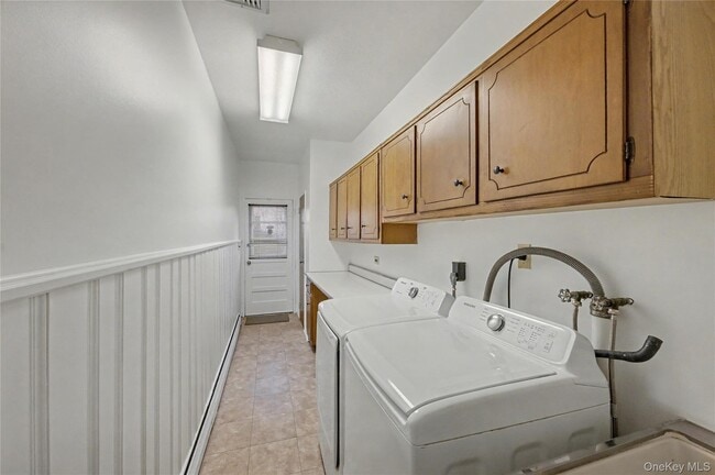 Building Photo - 38 Park Dr E