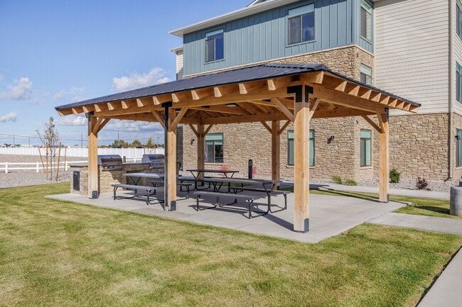 Building Photo - 1522 Quail Dr