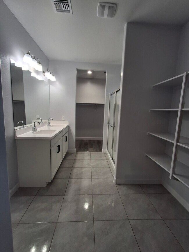 Building Photo - 36672 N Asturian Vly Wy