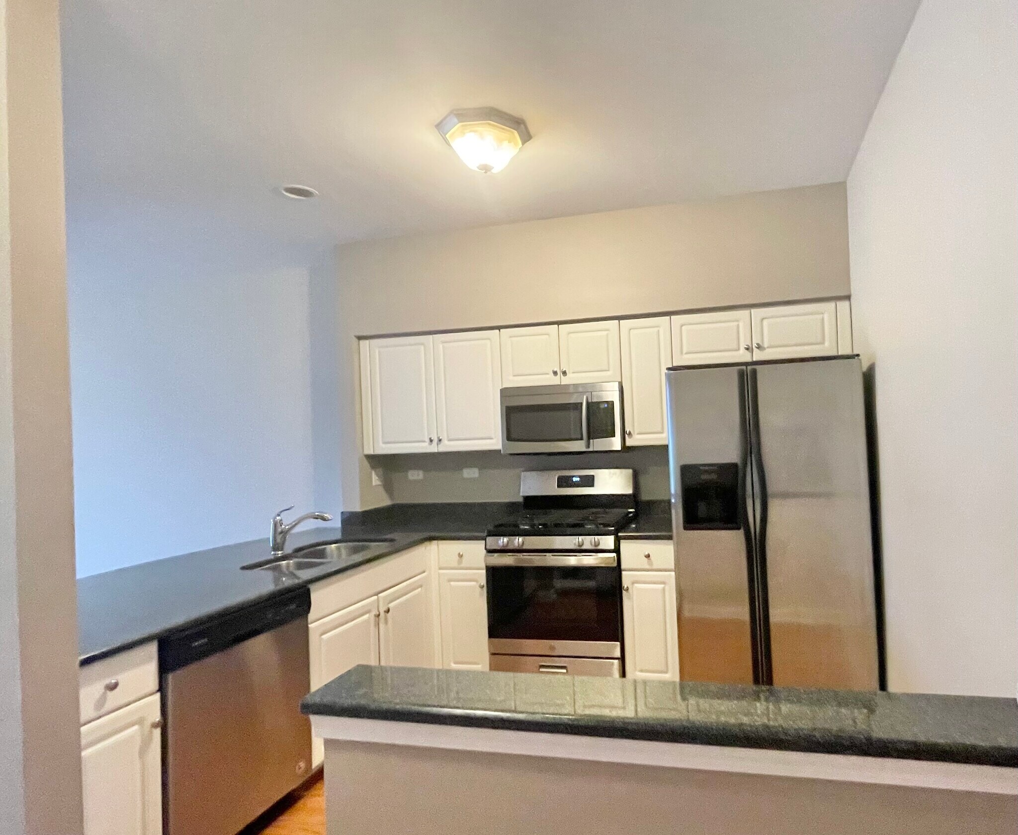 Building Photo - 2809 Odlum Dr
