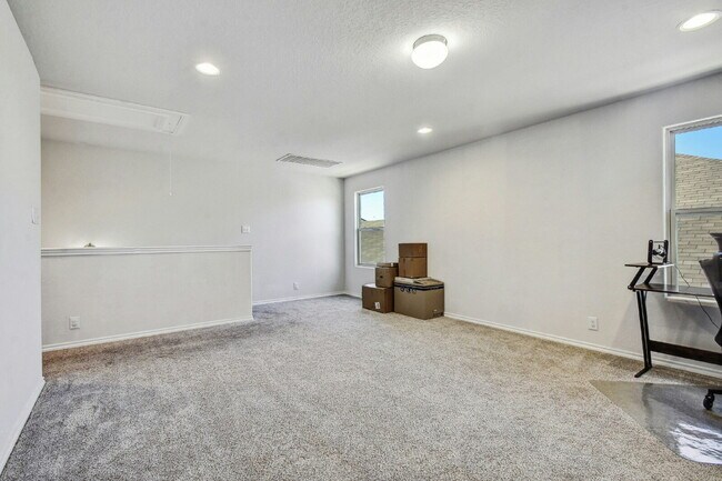 Building Photo - Spacious 4-Bedroom Rental in Trails at Culebra with Community Amenities