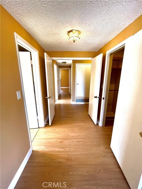 Building Photo - 10524 Casanes Ave