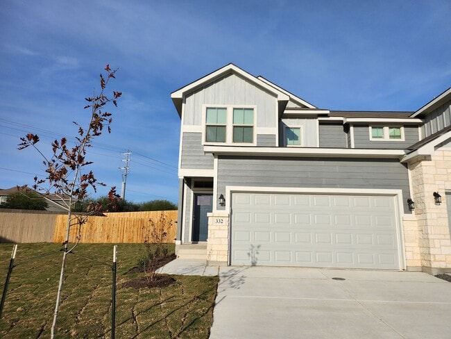 Building Photo - Luxury Living in the Heart of Cibolo!