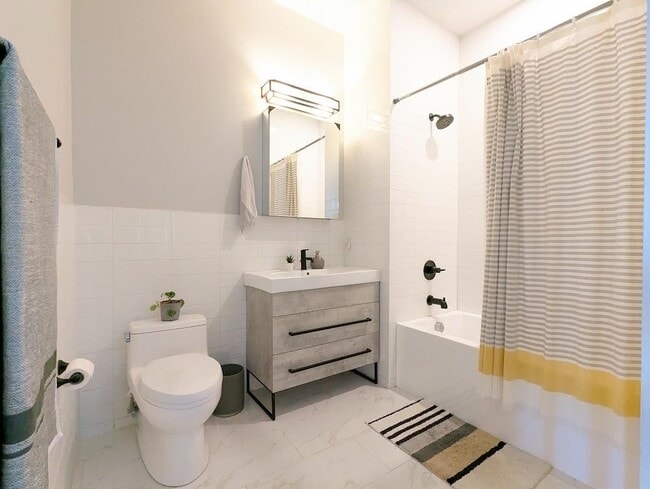 Building Photo - 33 Waverly St