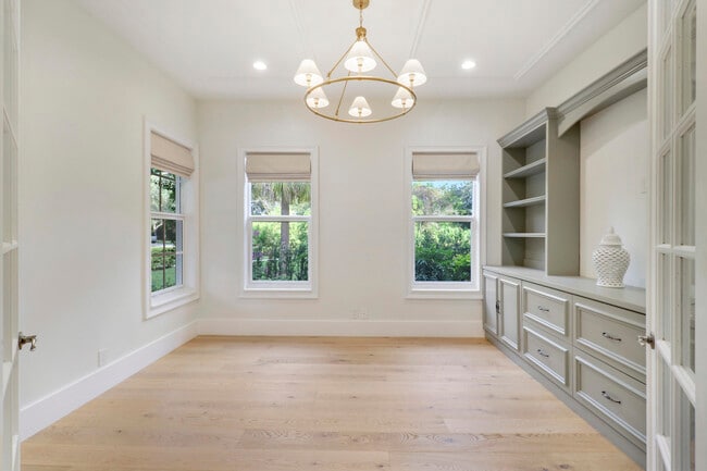 Building Photo - 142 Segovia Way