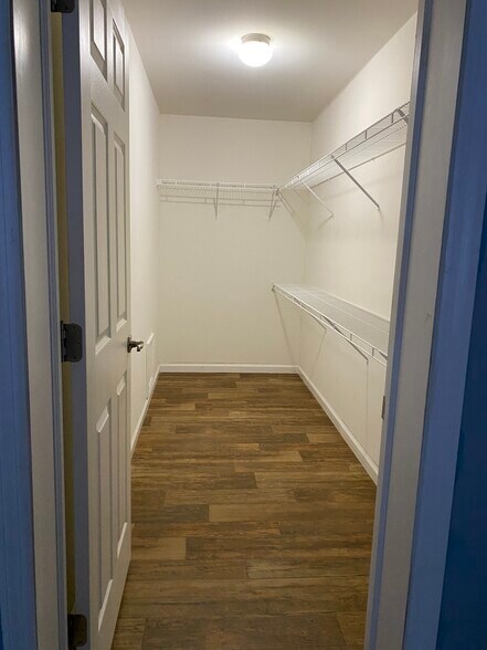 Building Photo - 3109 River Rd