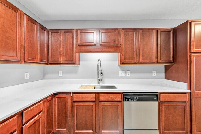 Building Photo - 174 Live Oak Dr