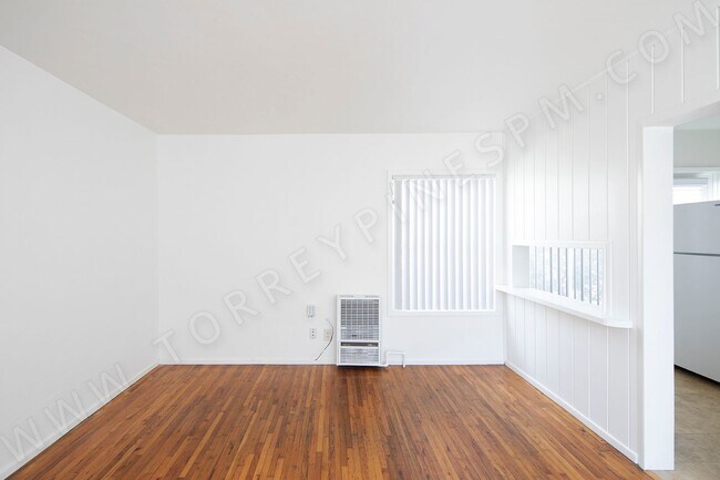 Building Photo - *OPEN HOUSE: 8/31 9-10:30AM* Charming Stud...