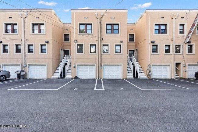 Building Photo - 1001 Norwood Ave