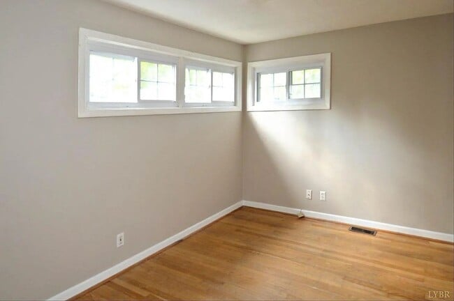 Building Photo - 4204 Tremont St