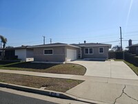 Building Photo - 3BD / 2 BA - $4000 | SPACIOUS SFR- MUST SEE!!