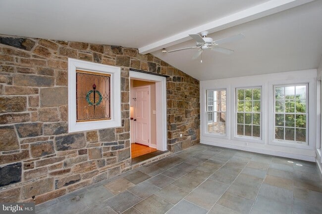 Building Photo - 2170 Daniel Bray Hwy