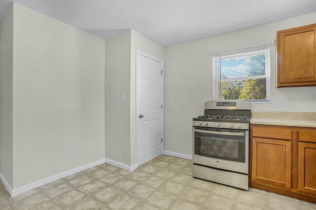 Building Photo - 1217 Grant Dr