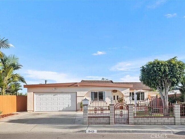 Building Photo - Charming 4-Bedroom Single-Family Home in S...