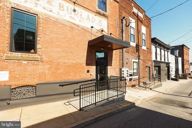 Building Photo - 437 W Grant St