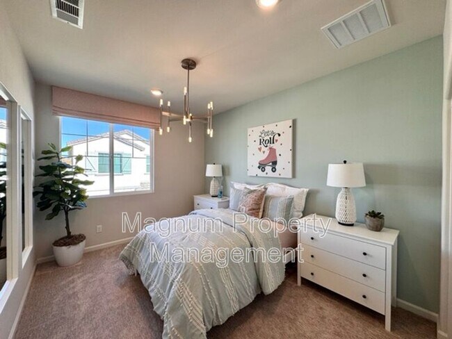 Building Photo - 25147 Hunter Ave