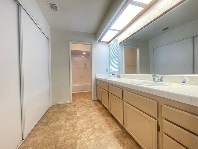 Building Photo - 3209 Ventana Hills Dr