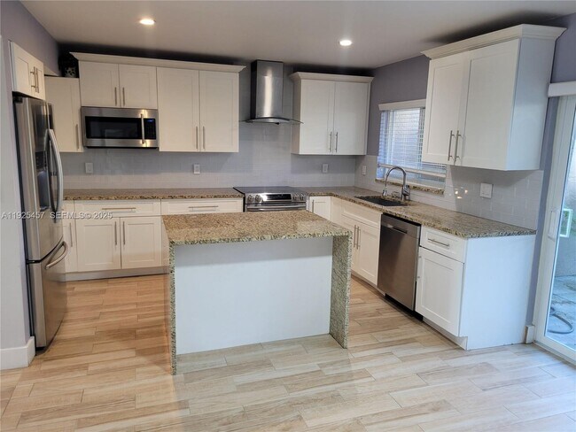 Building Photo - 1325 NW 123rd Terrace