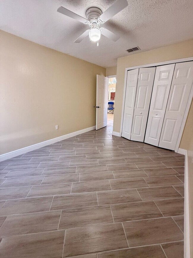 Building Photo - ?North Lakeland Gem – Private Single-Famil...