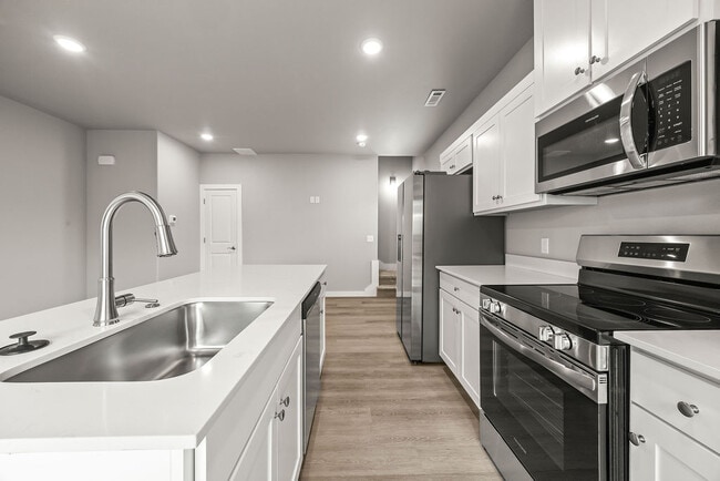 Building Photo - 1902 SW Poigai Ct