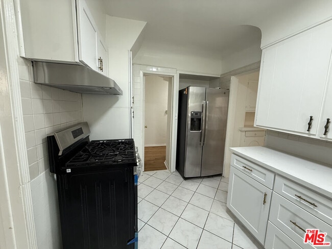 Building Photo - 211 S Arnaz Dr