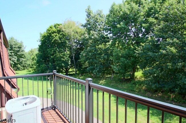 Building Photo - 1404 Normandy Ct