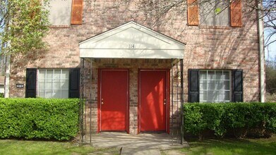 Building Photo - 114 Pinebrook Pl