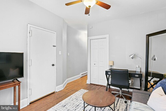 Building Photo - 1211 33rd St NW