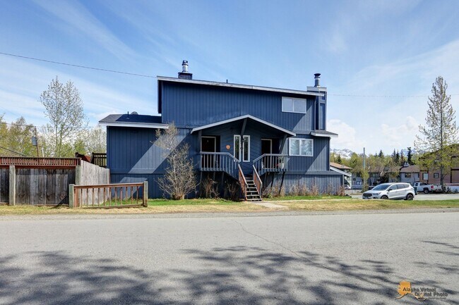 Building Photo - 4701 Grumman St