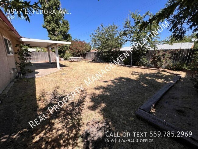 Building Photo - 5957 E Fedora Ave