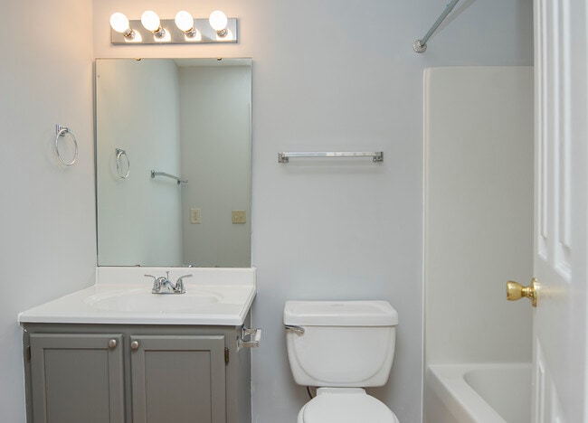 Building Photo - 20 Cheltenham Dr