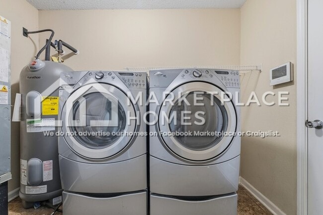 Building Photo - 5264 Brassie Dr