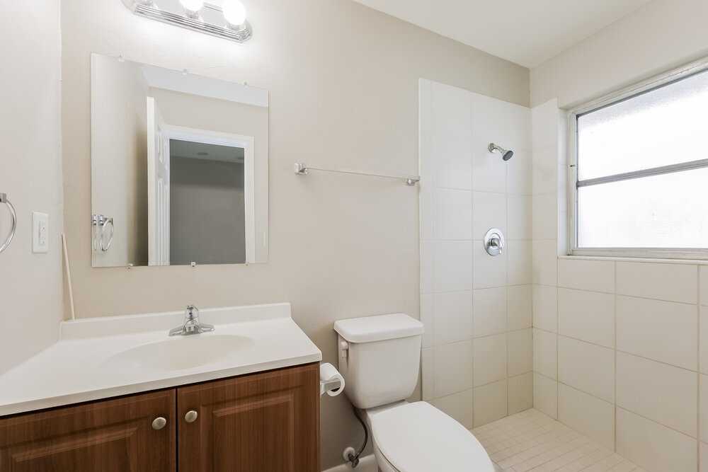 Building Photo - 502 Leeland Heights Blvd E