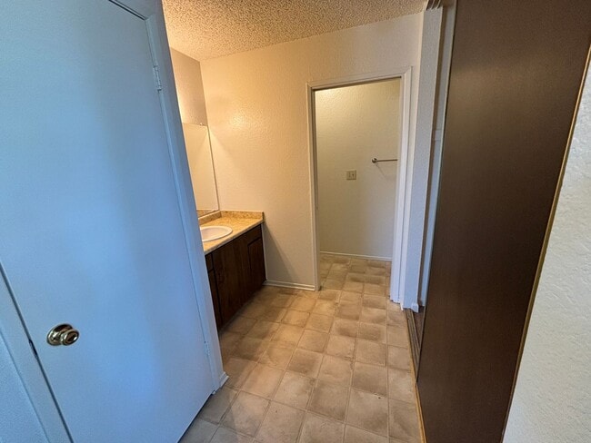 Building Photo - Two Bedroom, Two Bathroom Second Floor Apa...