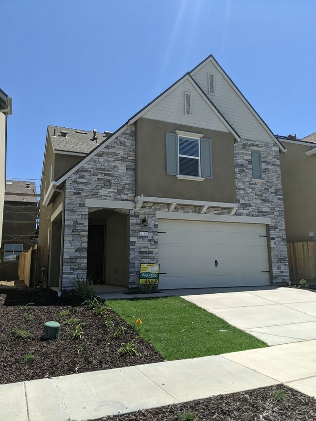 Building Photo - $250.00 OFF FIRST MONTH'S RENT!  Ready Now...