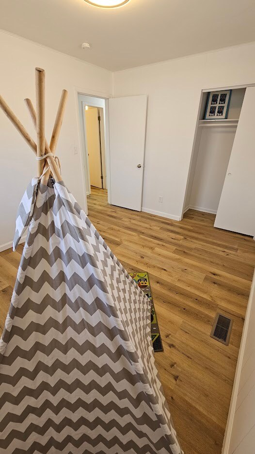 Building Photo - 47 S Brentwood Ave