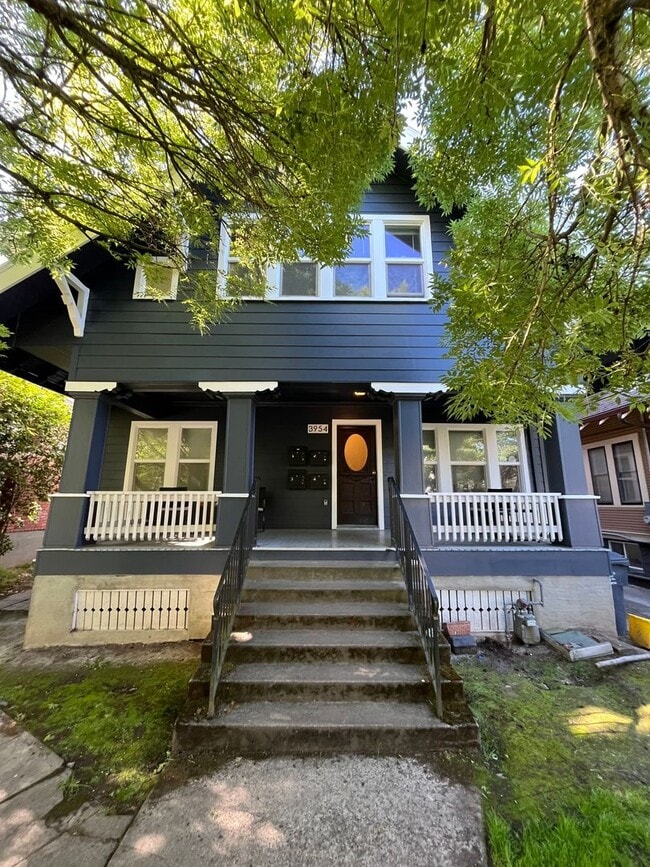 Primary Photo - 3954 SE Grant St