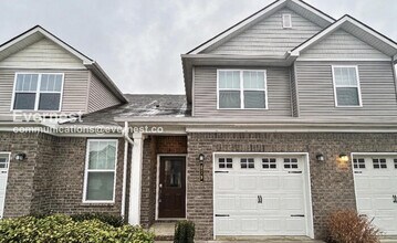 Building Photo - 3 Bed/2.5 Bath Townhome with Garage / Pet-Friendly / Available Now!