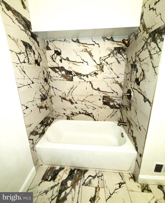 Building Photo - 3921 Woodhue Pl