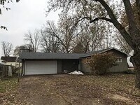 Building Photo - Section 8 Approved | Charming 3 Bed / 1 Bath Home in Lansing